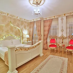 4* Hotell White House
